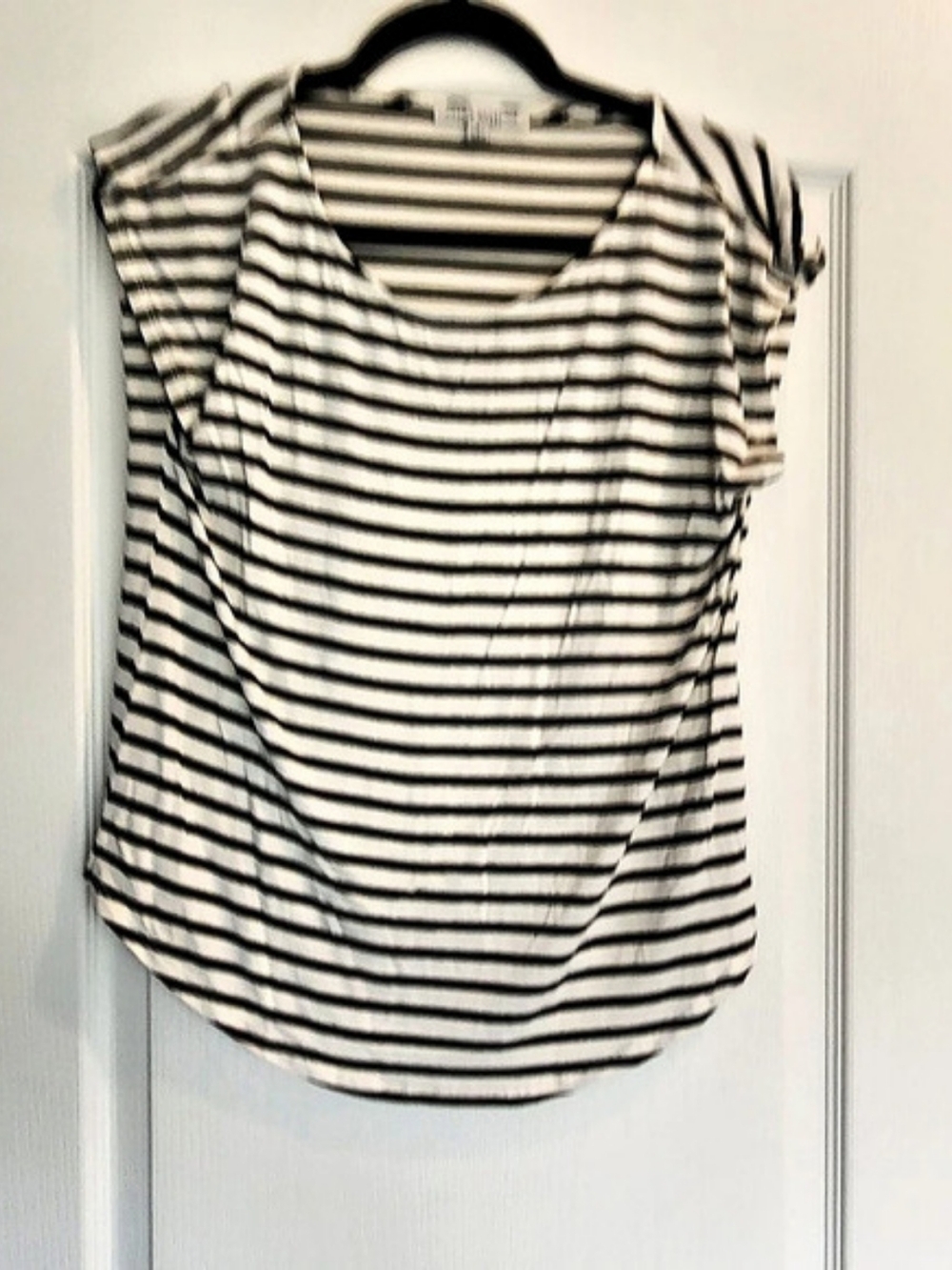 Green Envelope Striped Short Sleeve Top in White & Black Size Large EUC